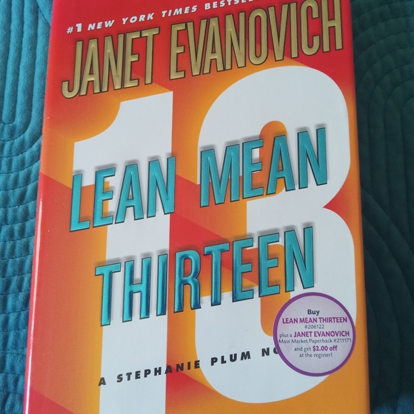 Janet Evanovich: Dirty Thirty AND Lean Mean Thirteen Hardbacks Set of 2 - Picture 3 of 6